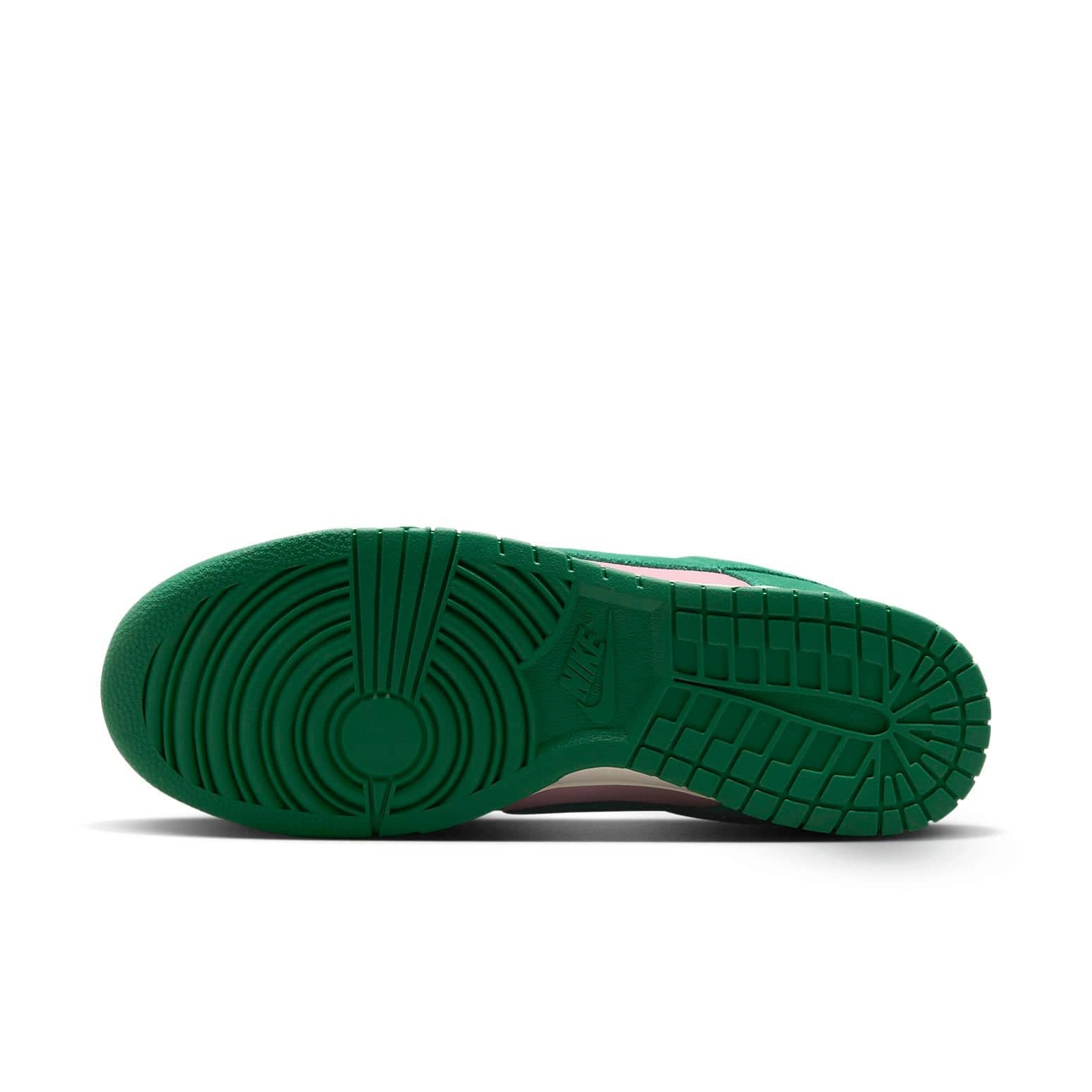 Nike Dunk Low SE 'Malachite Medium Soft Pink'