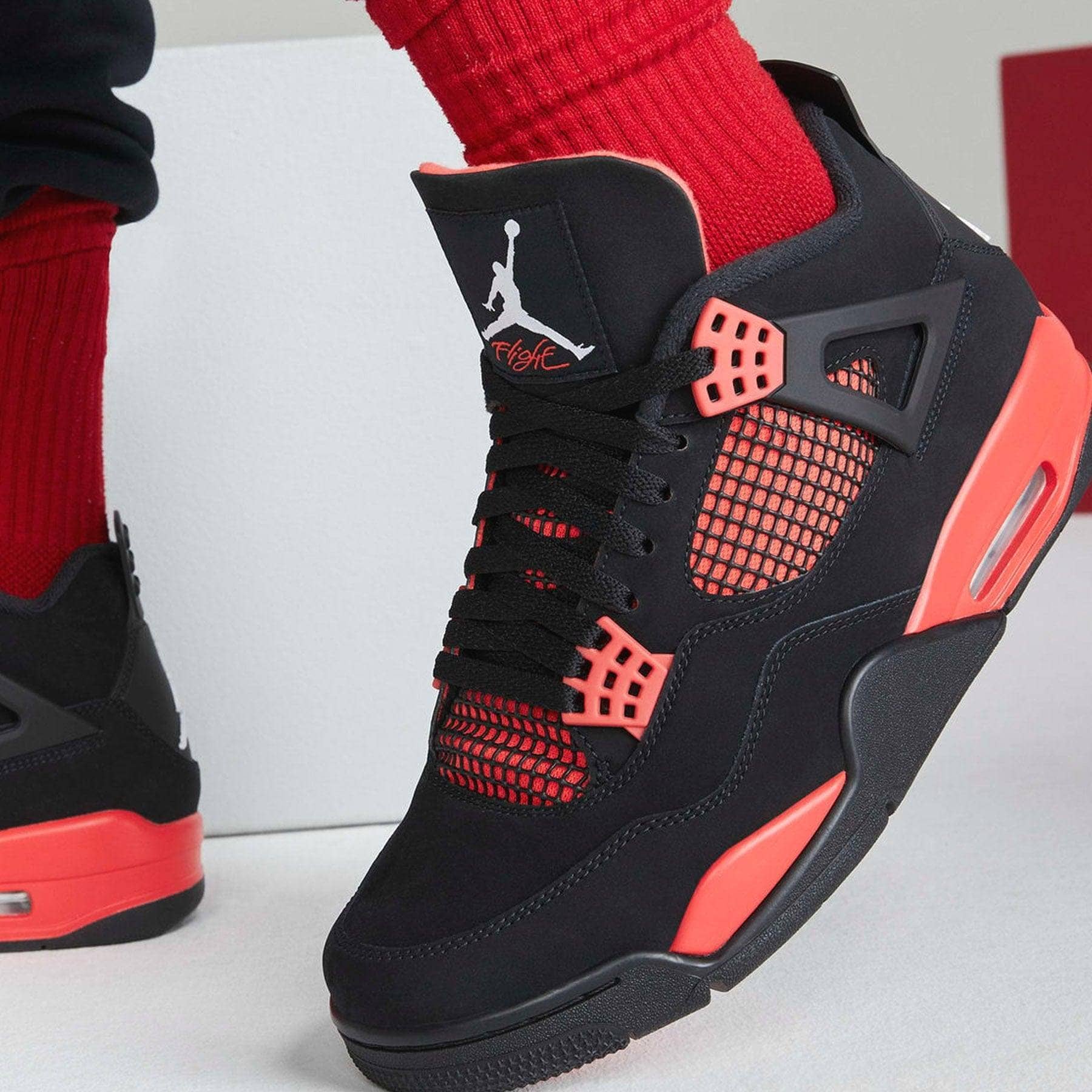Jordan 4 Retro ‘Red Thunder’