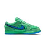 Nike x Grateful Dead SB Dunk Low 'Green Bear'