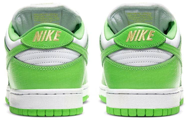 Nike x Supreme SB Dunk Low OG QS 'Mean Green'